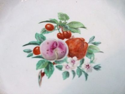 Assiette polychrome en porcelaine tendre de Tournai. – Image 8