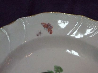 Assiette polychrome en porcelaine tendre de Tournai. – Image 7
