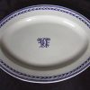 Plat oval en porcelaine tendre de Tournai (Epi et chiffres)