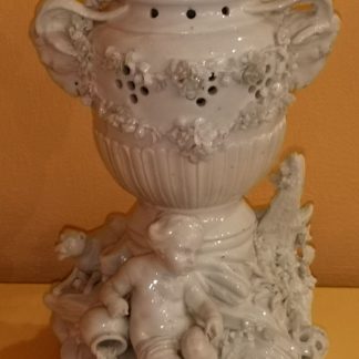 Pot pourri en porcelaine de Tournai