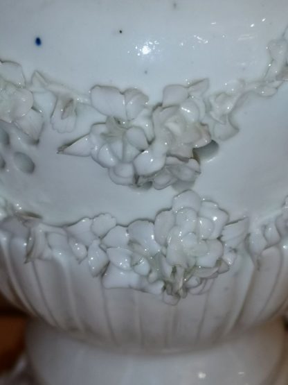 Pot pourri en porcelaine de Tournai – Image 13