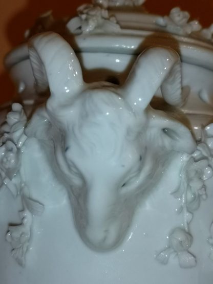 Pot pourri en porcelaine de Tournai – Image 8