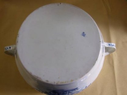 Superbe pot a oille en porcelaine de Tournai 18ème – Image 7
