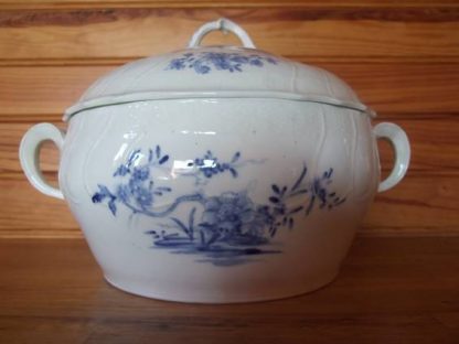 Superbe pot a oille en porcelaine de Tournai 18ème – Image 8