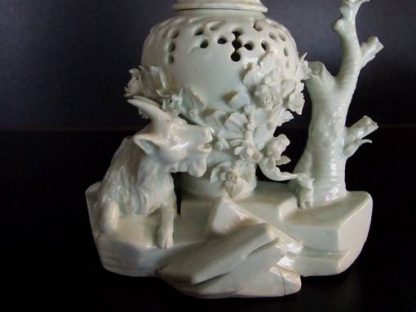 Pot-pourri en porcelaine de Tournai – Image 2