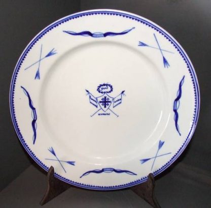 Assiette en porcelaine tendre de Tournai décor au prix de tir