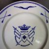 Assiette en porcelaine de Tournai Gilde Saint-Sébastien – Image 5