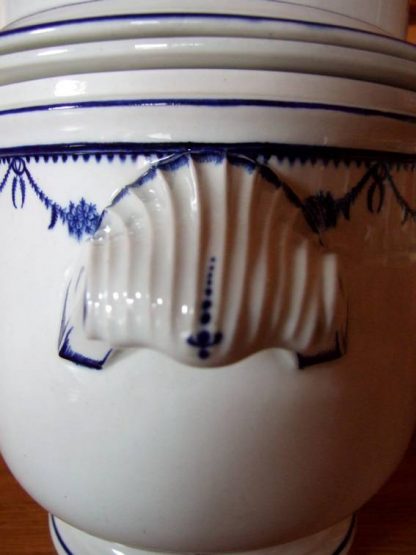 Rafraichissoir en porcelaine de Tournai (complet) – Image 3