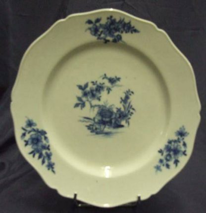 Rare assiette plate en porcelaine de Tournai