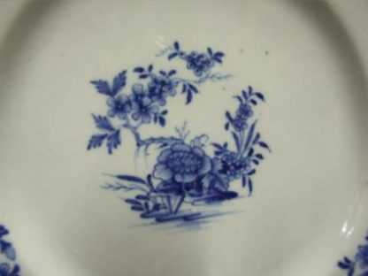 Rare assiette plate en porcelaine de Tournai – Image 7