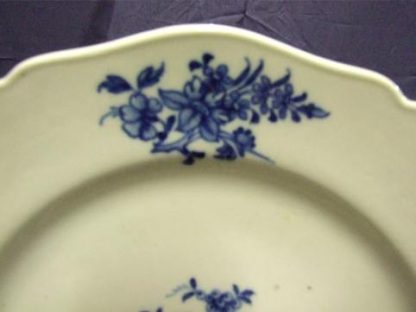 Rare assiette plate en porcelaine de Tournai – Image 6