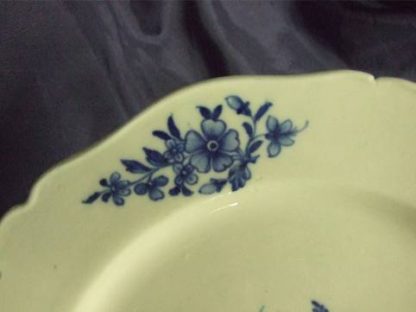Rare assiette plate en porcelaine de Tournai – Image 5
