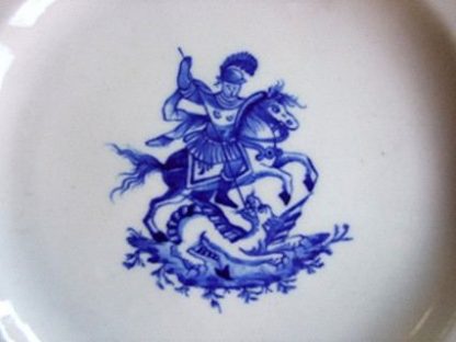 Assiette en porcelaine de Tournai (Saint Georges)