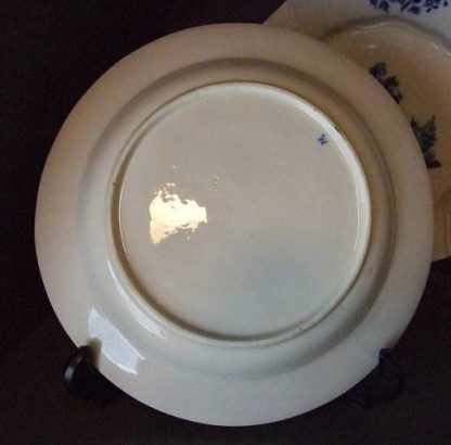 Assiette en porcelaine de Tournai (Saint Georges) – Image 3
