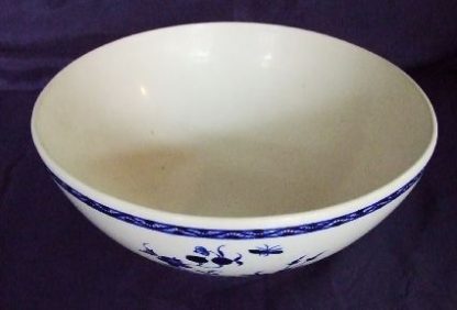Saladier en porcelaine de Tournai décor à la mouche – Image 4