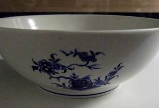 Saladier en porcelaine tendre de Tournai Ronda