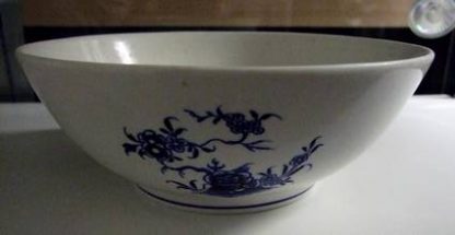 Saladier en porcelaine tendre de Tournai Ronda