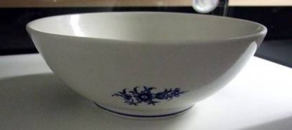 Saladier en porcelaine tendre de Tournai Ronda – Image 4