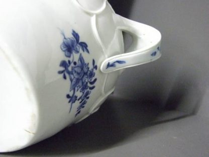 Rare soupière de veuve en porcelaine de Tournai. – Image 4