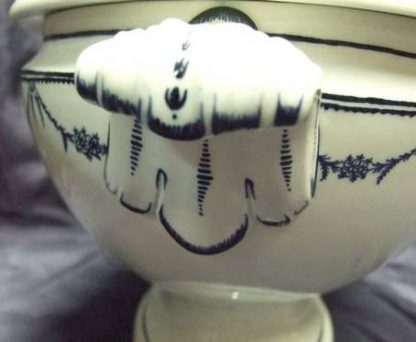 Soupière en porcelaine de Tournai décor louis xvi – Image 5
