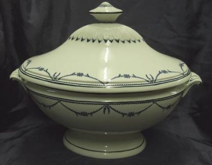 Soupière en porcelaine de Tournai décor louis xvi – Image 9