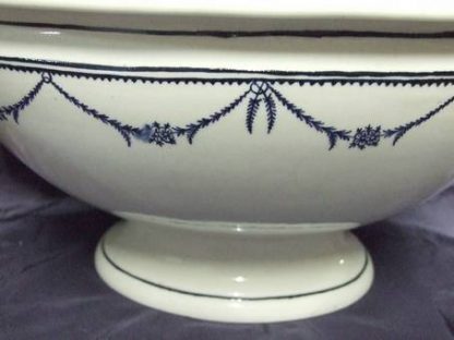 Soupière en porcelaine de Tournai décor louis xvi – Image 6