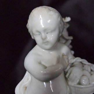 Statuette en porcelaine tendre de Tournai