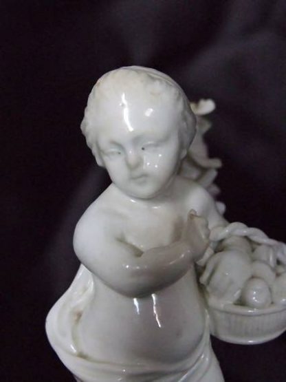 Statuette en porcelaine tendre de Tournai