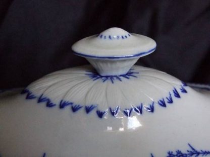 Sucrier à poudre en porcelaine de Tournai (Louis XVI) – Image 2