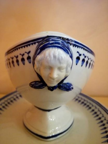 Sucrier à poudre en porcelaine de Tournai (Glands) – Image 5