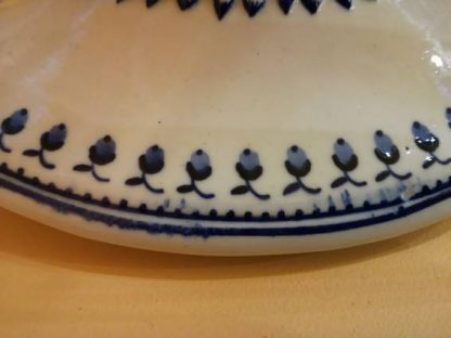 Sucrier à poudre en porcelaine de Tournai (Glands) – Image 2