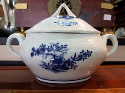 Sucrier à poudre en porcelaine de Tournai – Image 9
