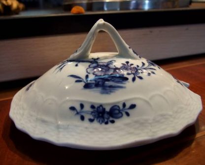 Sucrier à poudre en porcelaine de Tournai – Image 2