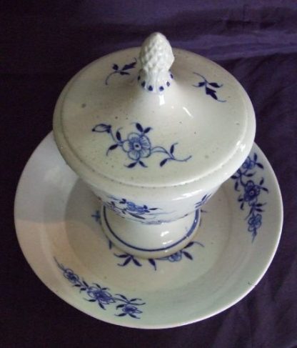 Sucrier et plateau en porcelaine de Tournai – Image 6