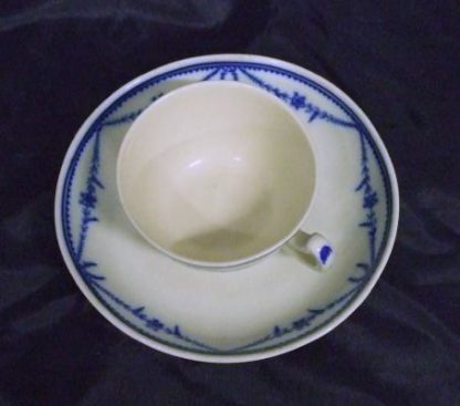 Tasse en porcelaine de Tournai (Louis XVI) – Image 3