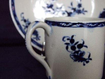 Tasse droite en porcelaine de Tournai – Image 5