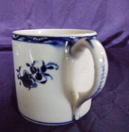Tasse droite en porcelaine de Tournai – Image 2