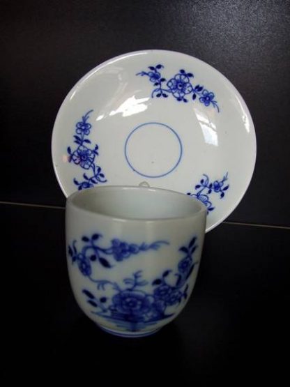 Tasse en porcelaine tendre de Tournai – Image 5