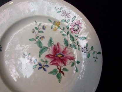 Assiette polychrome de Tournai fleurs des Indes – Image 4