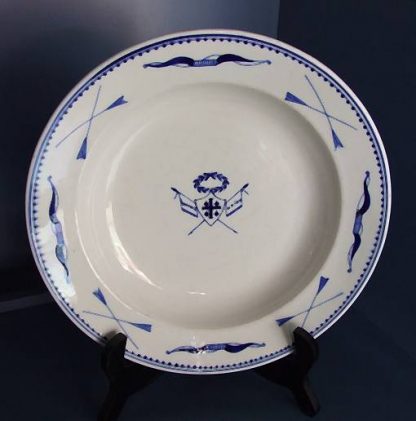 Assiette creuse en porcelaine tendre de Tournai