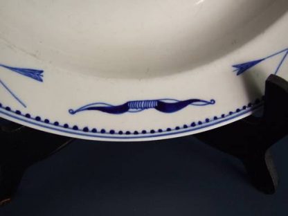 Assiette creuse en porcelaine tendre de Tournai – Image 3