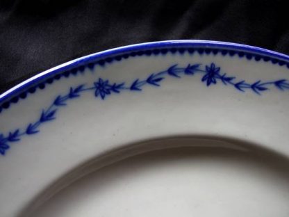 Assiette en porcelaine de Tournai (Saint Georges) – Image 3