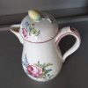 Verseuse polychrome en porcelaine de Tournai – Image 2