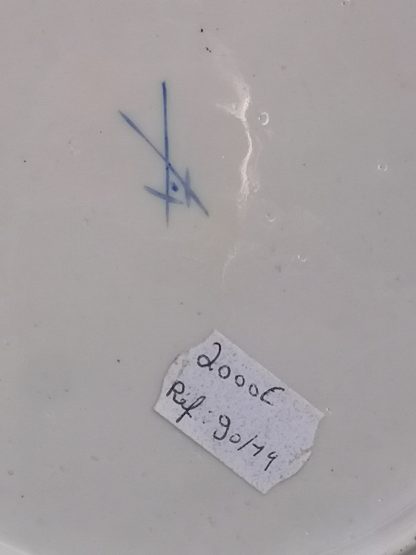 Assiette ajourée en porcelaine de Tournai. – Image 2