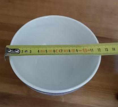 Bol à crème en porcelaine de Tournai (décor chenille) – Image 4