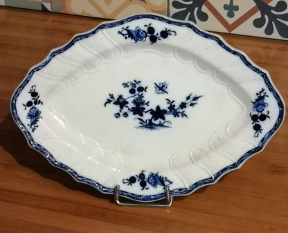 Dessous de saucière en porcelaine de Tournai, décor à la mouche.