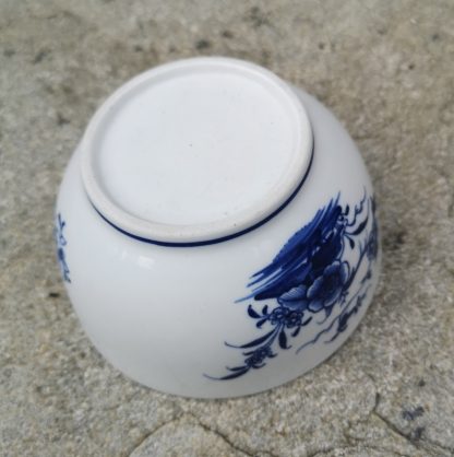 Bol à crème en porcelaine de Tournai décor Ronda – Image 3