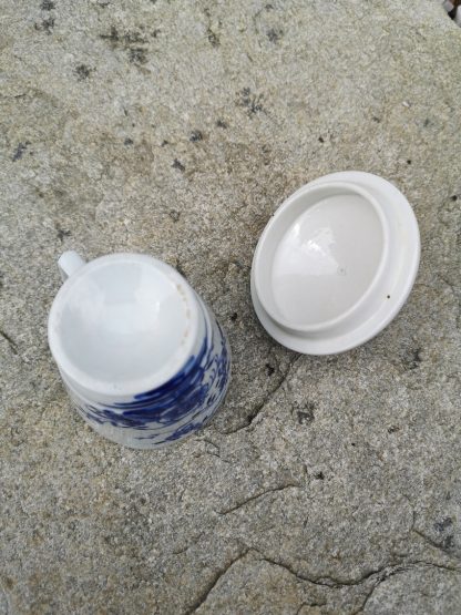 Crémier en porcelaine de Tournai décor Ronda. – Image 4