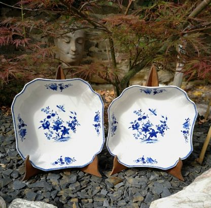 Paire de compotiers à pans coupés en porcelaine de Tournai (décor à la mouche).
