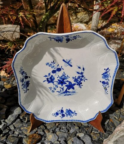 Paire de compotiers à pans coupés en porcelaine de Tournai (décor à la mouche). – Image 4